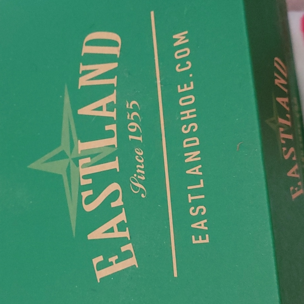 NWT NIB Rare; HTF Eastland Leather Boots